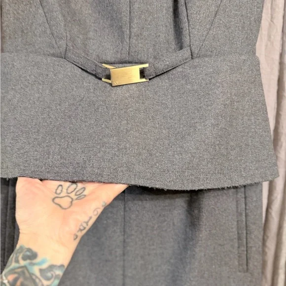 Diane Von Furstenberg delian wool sheath peplum beltDress size 4